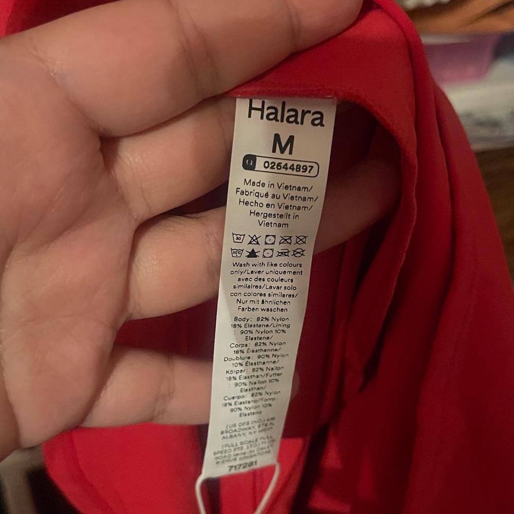 HALARA Red SoftlyZero™ Airy
Backless Twisted Acti… - image 7